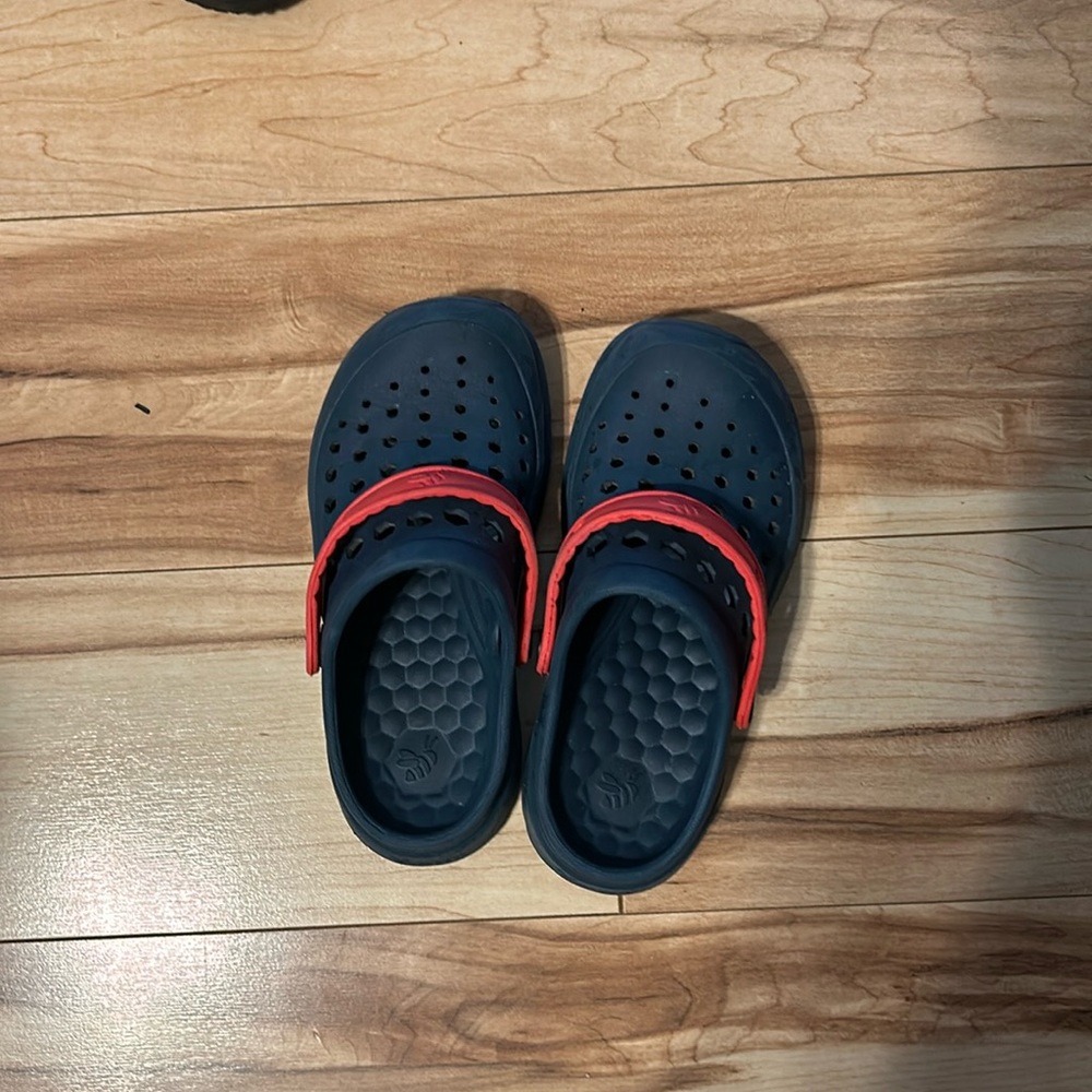 little boys crocs
